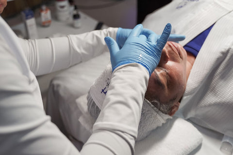 Mês do Consumidor: estética e cosméticos construindo confiança